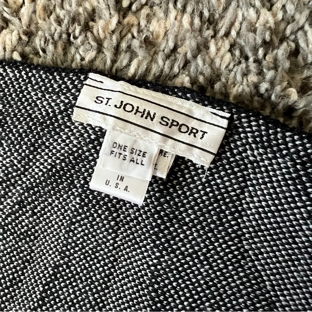 St John Sport Women’s Black Animal Print Blanket‎ Shawl Scarf Wrap One Size